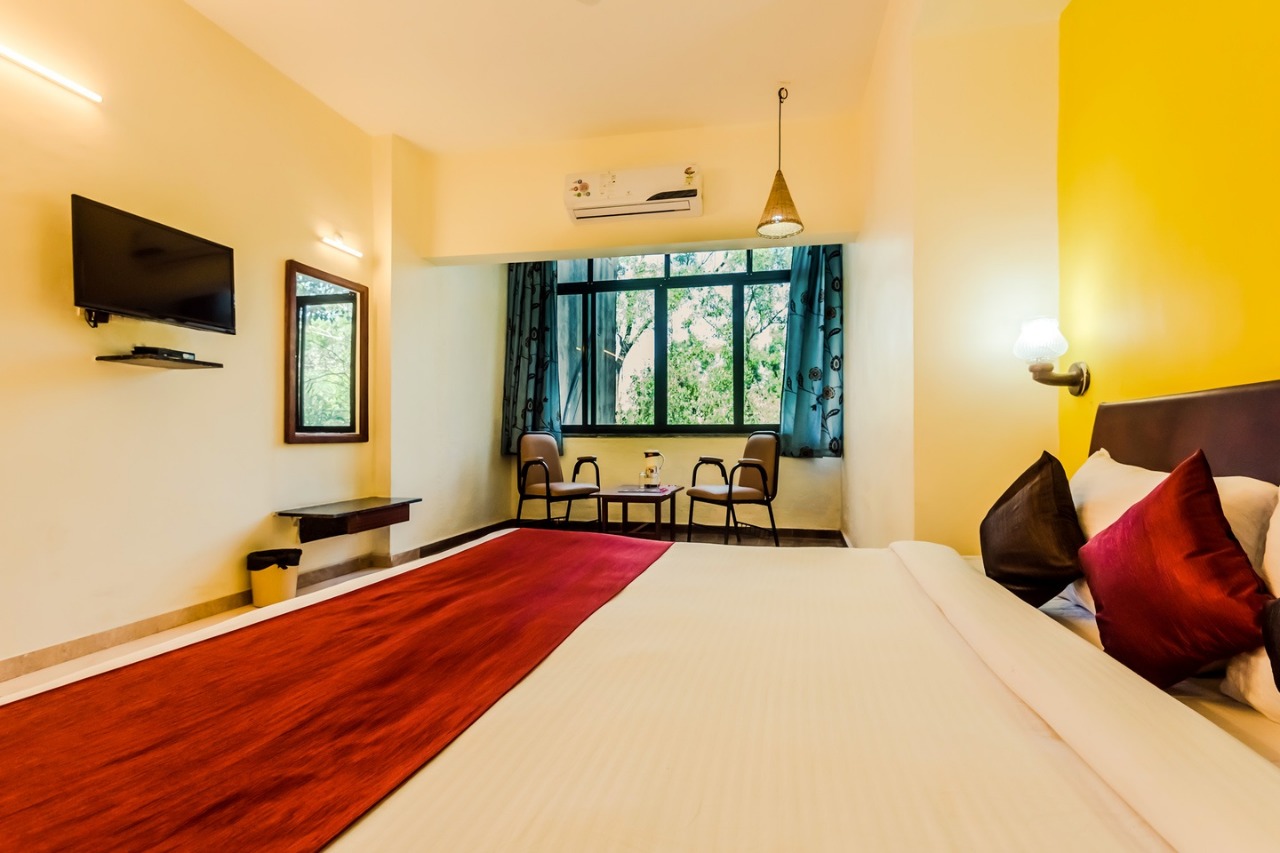 hotel lions den lonavala reviews